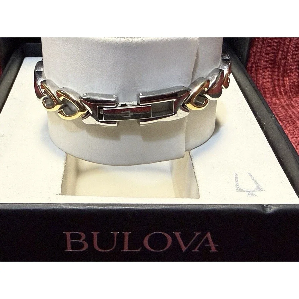 🔥🔥NEW- Women’s Bulova Watch Two Tone Classic Heart Shaped Links 98V02 New B+